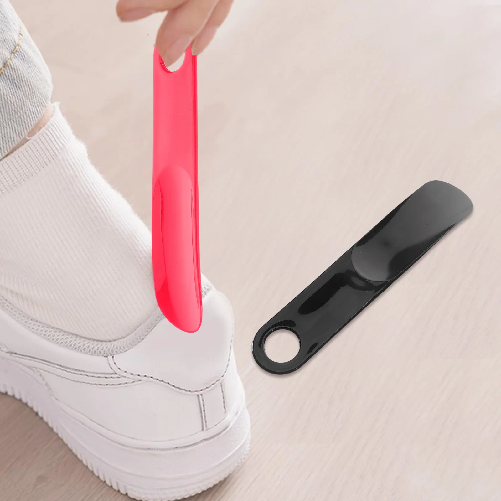 

2Pcs Plastic Shoe Horn Universal Short Shoehorn Easy on Shoe Helper for Men Women Kids Travel Short Shoehorn Shoehorns for Men