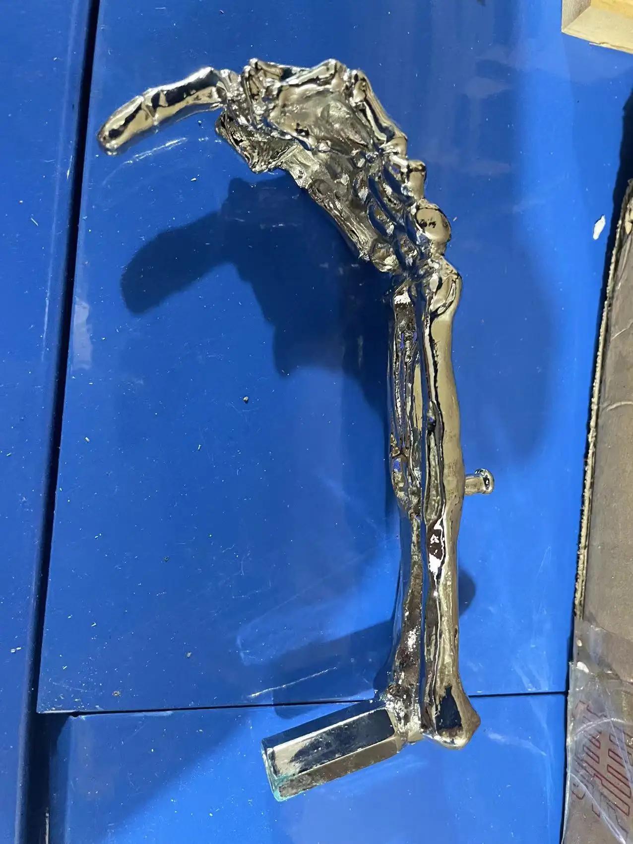 Halloween Alloy Funny Challenging Creative Vertical Middle Finger Metal Motorcycle Stand Motorcycle Kickstands Easy to Install