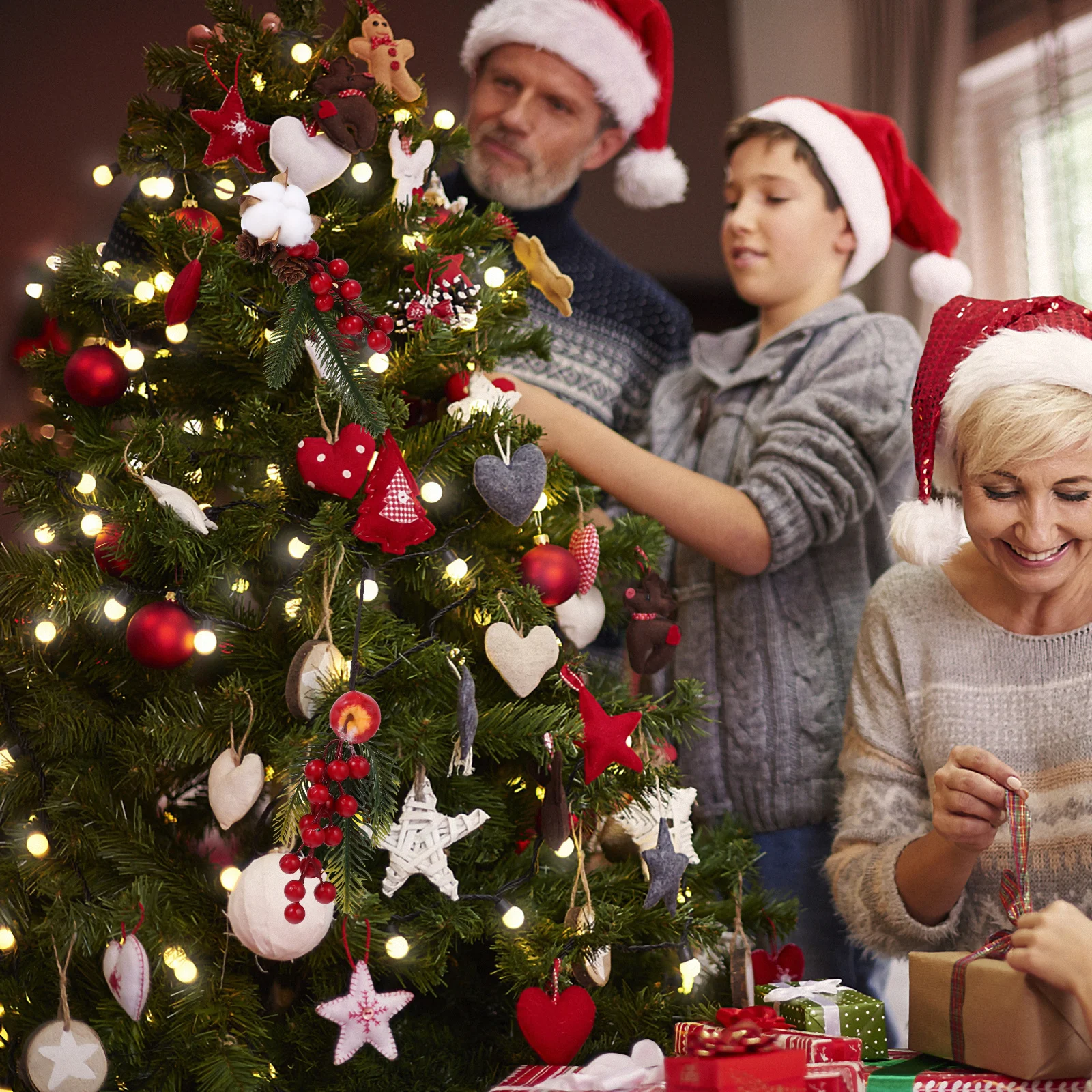 

8pcs Artificial Red Berries Branches Simulation Plant Fruit Twig Cutting Decor Prop For Christmas Tree Wreaths Centerpieces