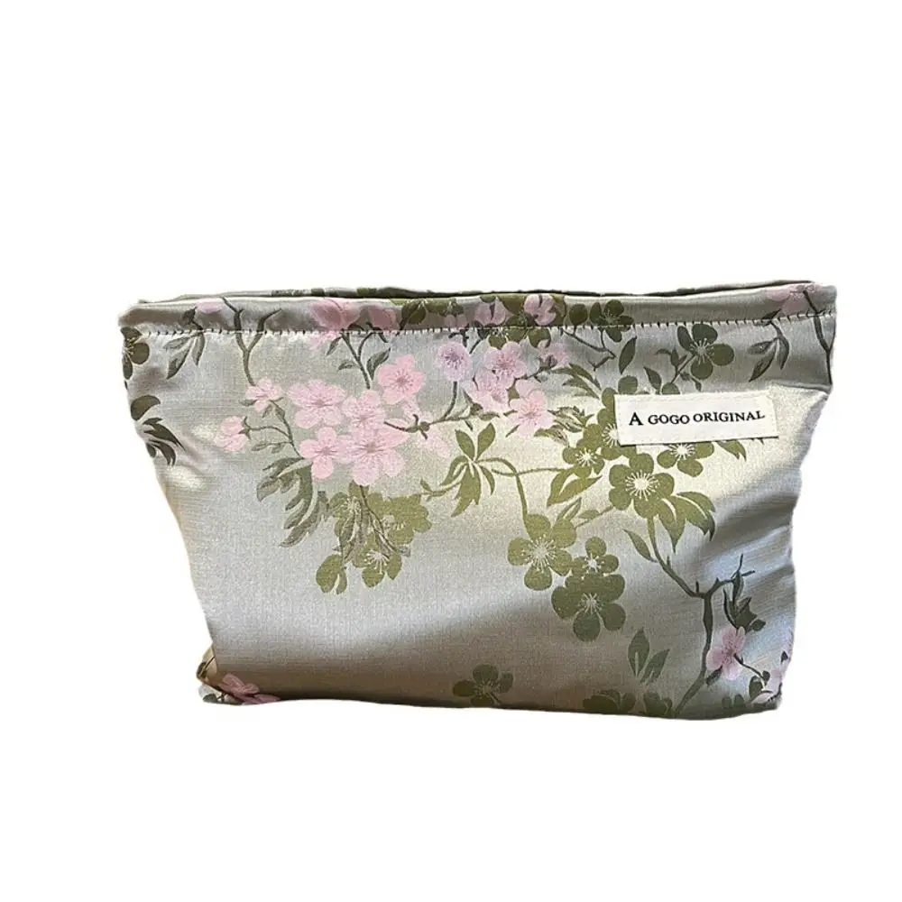 Cherry Blossom Pattern Makeup Bag Large Capacity Cosmetic Pouch Toiletries Organizer Zipper Bag Elegant Cosmetic Organizer