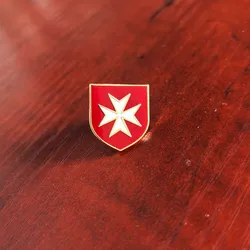 Masonic Metal Badge and Brooches Hard Enamel Freemason Masons Maltese Cross Knights Shield Lapel Pin
