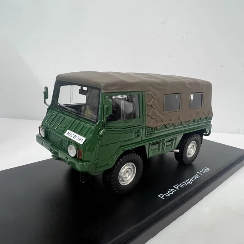

NEO 1:43 Scale 710M Military Off Road Vehicle Resin Classic Car Model Finished Product Simulation Toy Collection Static Model