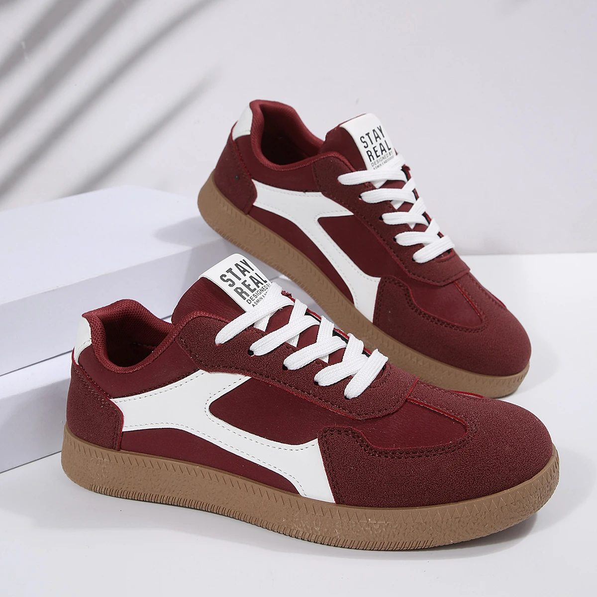 2026 Herbst Damenmode Wildleder-Sneaker mit Doppelschnallen-Metalldetails Leichte Atmungsaktive Bequeme Freizeitschuhe – Detail 13
