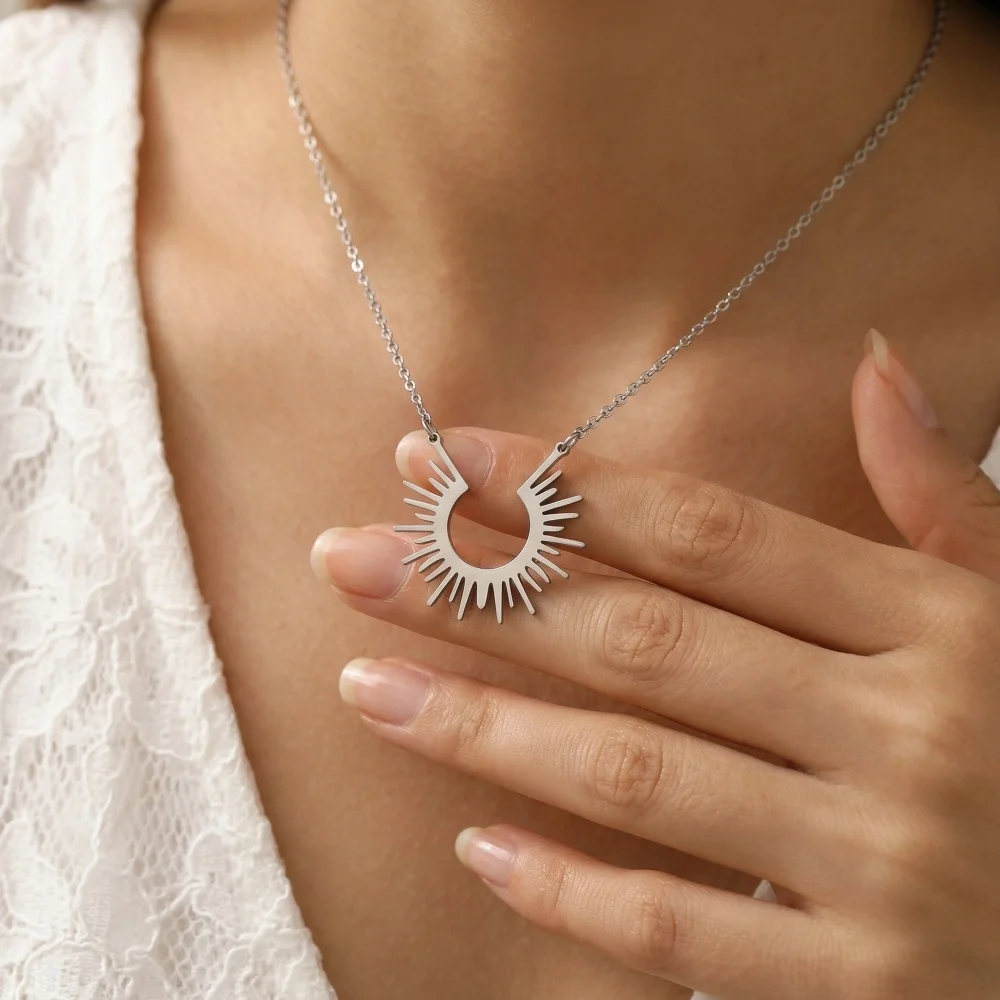 New Stainless Steel Jewelry Geometric Pendant Necklace for Women Gold Plated Half Circle Spiked Femme Colar Choker Necklaces