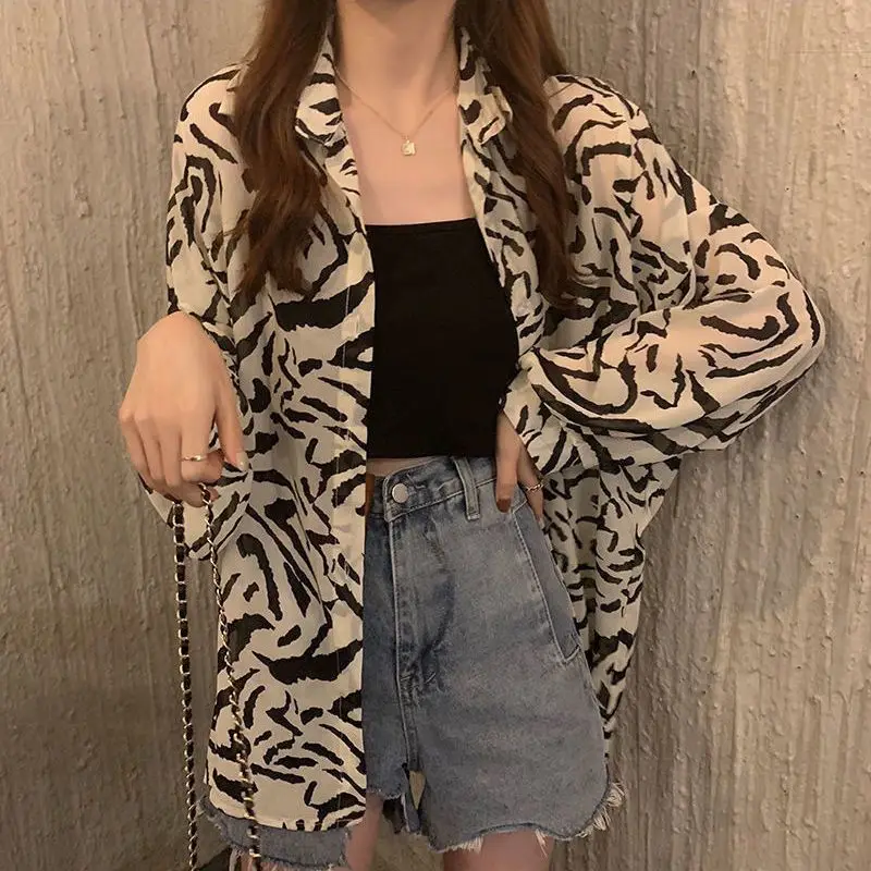 Summer Woman Clothes HongKong Retro Fashion Style Chiffon Shirt Casual Loose Sunscreen Blouse Thin All-match Basic Simplicity