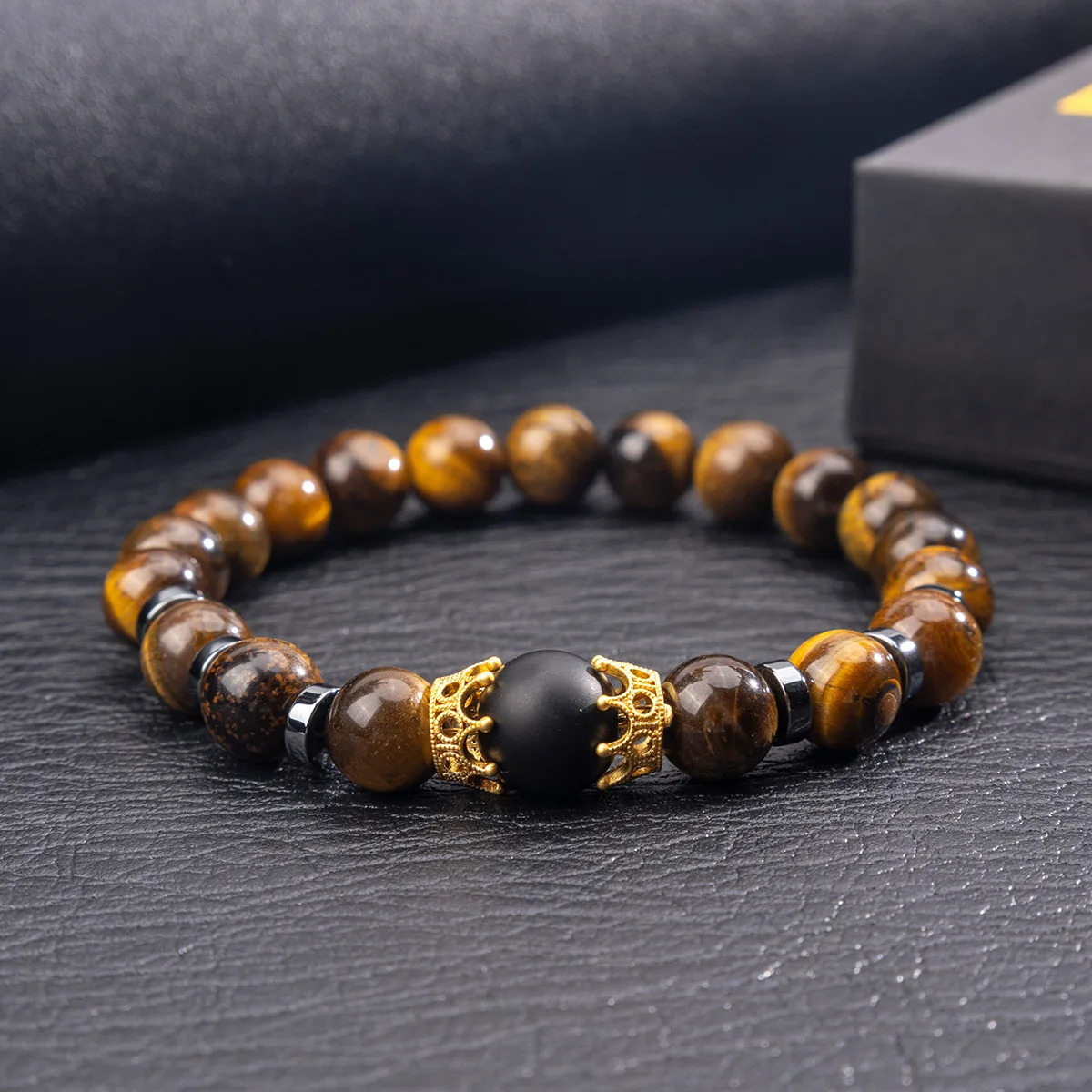 

Chinese Style Lucky Feng Shui 8mm Tiger Eye Stone Beaded Bracelet For Men 10mm Matte Black Bead Gold Crown Charm Blessing Wealth