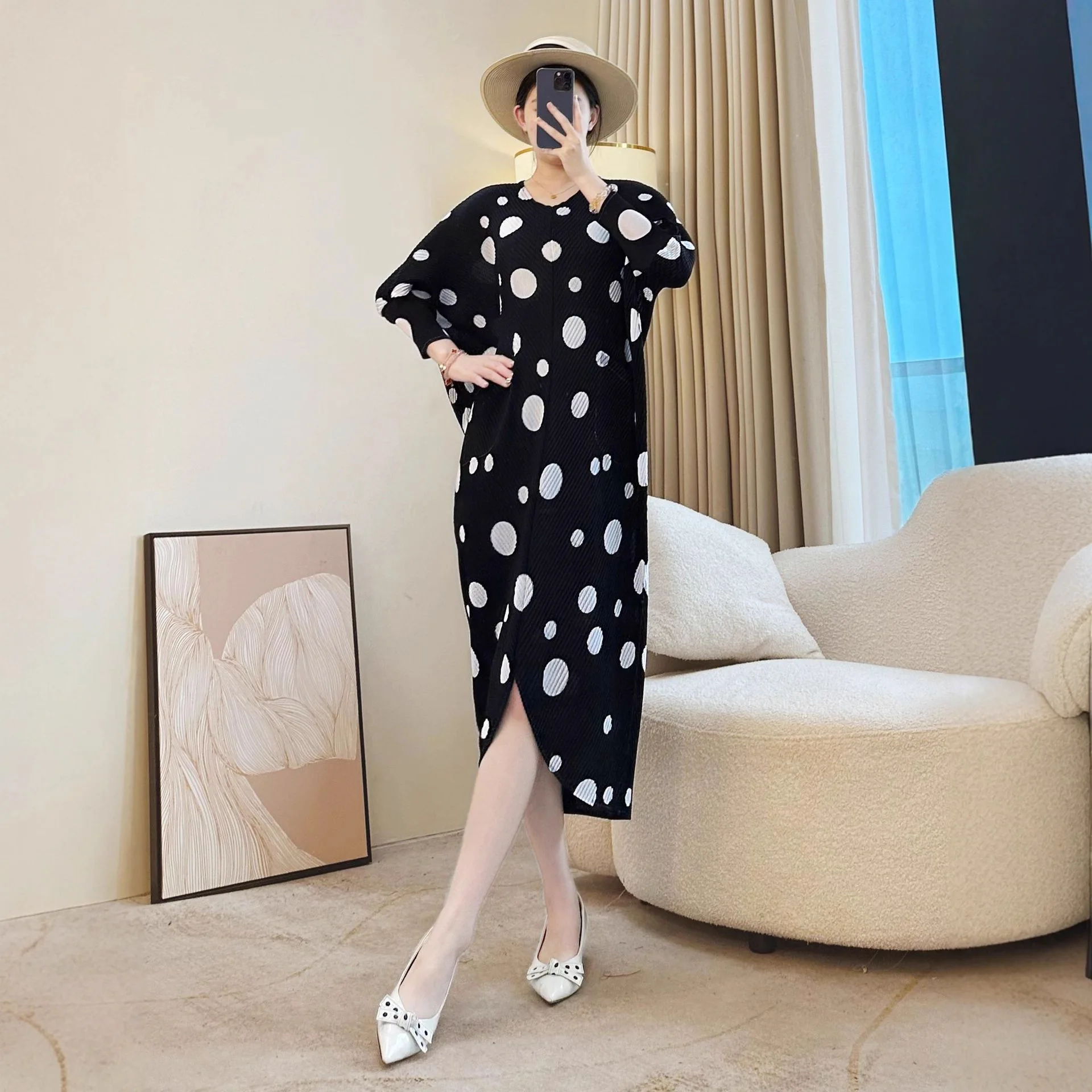 

Sanzhai Fold 2025 New Spring and Autumn Port Storm Point Dress Retro Polka Dot Fold Medium Length Skirt Loose Elegant Skirt