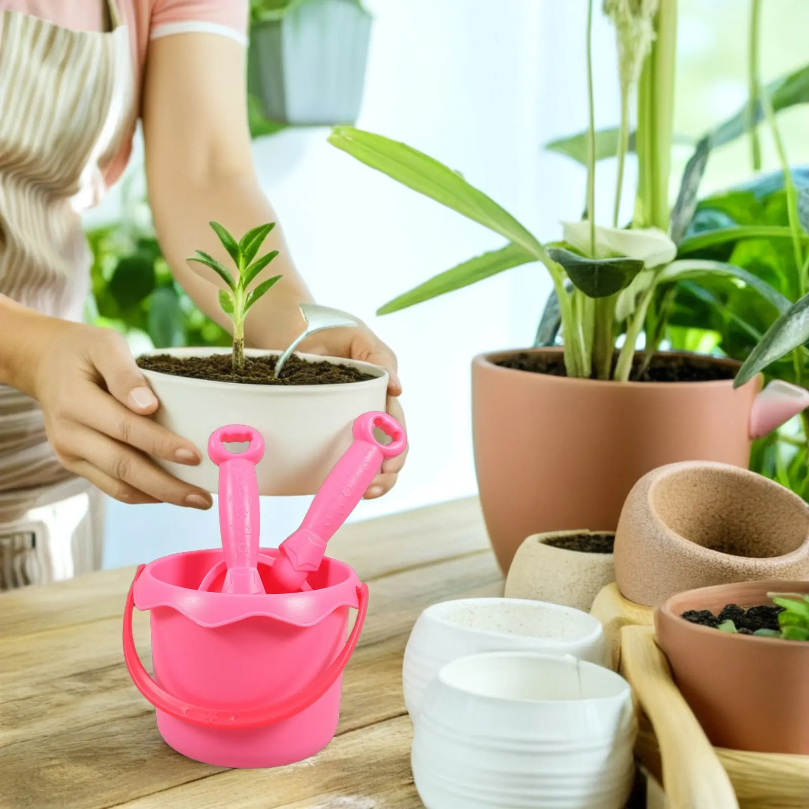 

Набор из 3 предметов для детского садоводства: лопатка, грабли и ведерко, яркие цвета, легкий вес, для маленьких рук, для песка, пляжа, газона