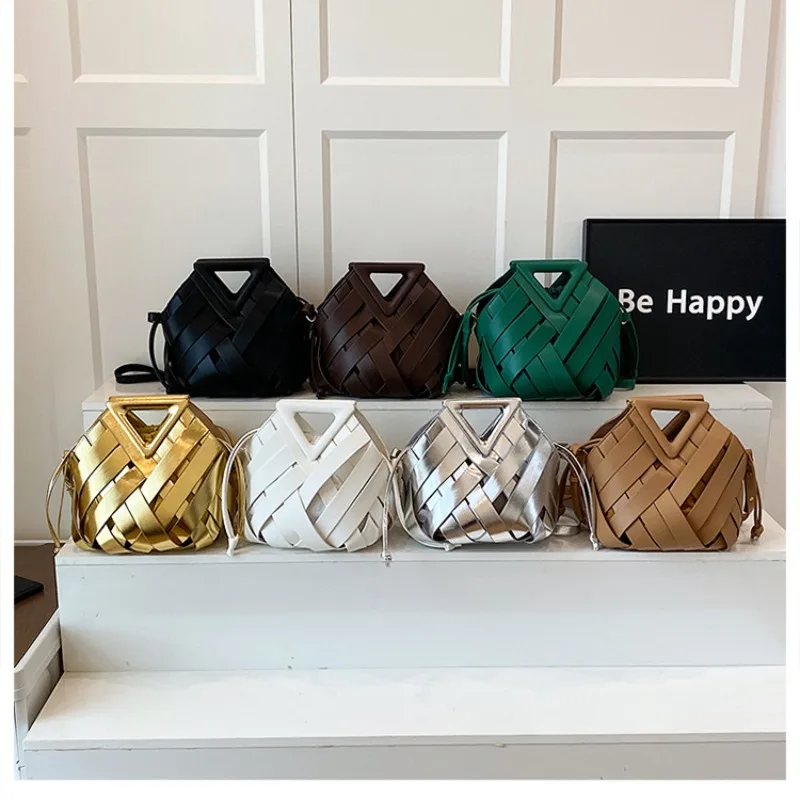 

Ручная сумка-корзина, треугольная сумка Y2K, тканая полая ручная сумка с зажимом, сумка для ужина, большая вместимость для поездок на работу