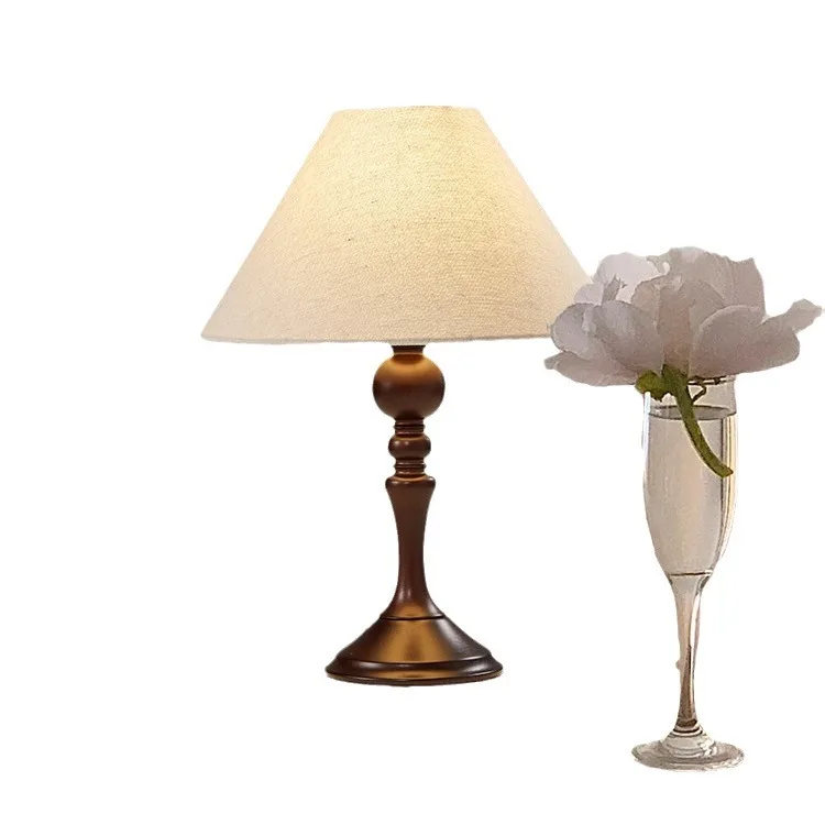 

Medieval French small table lamp, romantic retro bedroom master bedroom, simple Japanese wabi-sabi atmosphere