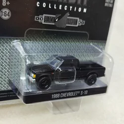 Diecast 1:64 Scale 1988 S-10 Alloy Car Model Collection Souvenir Display Ornaments Vehicle Toy