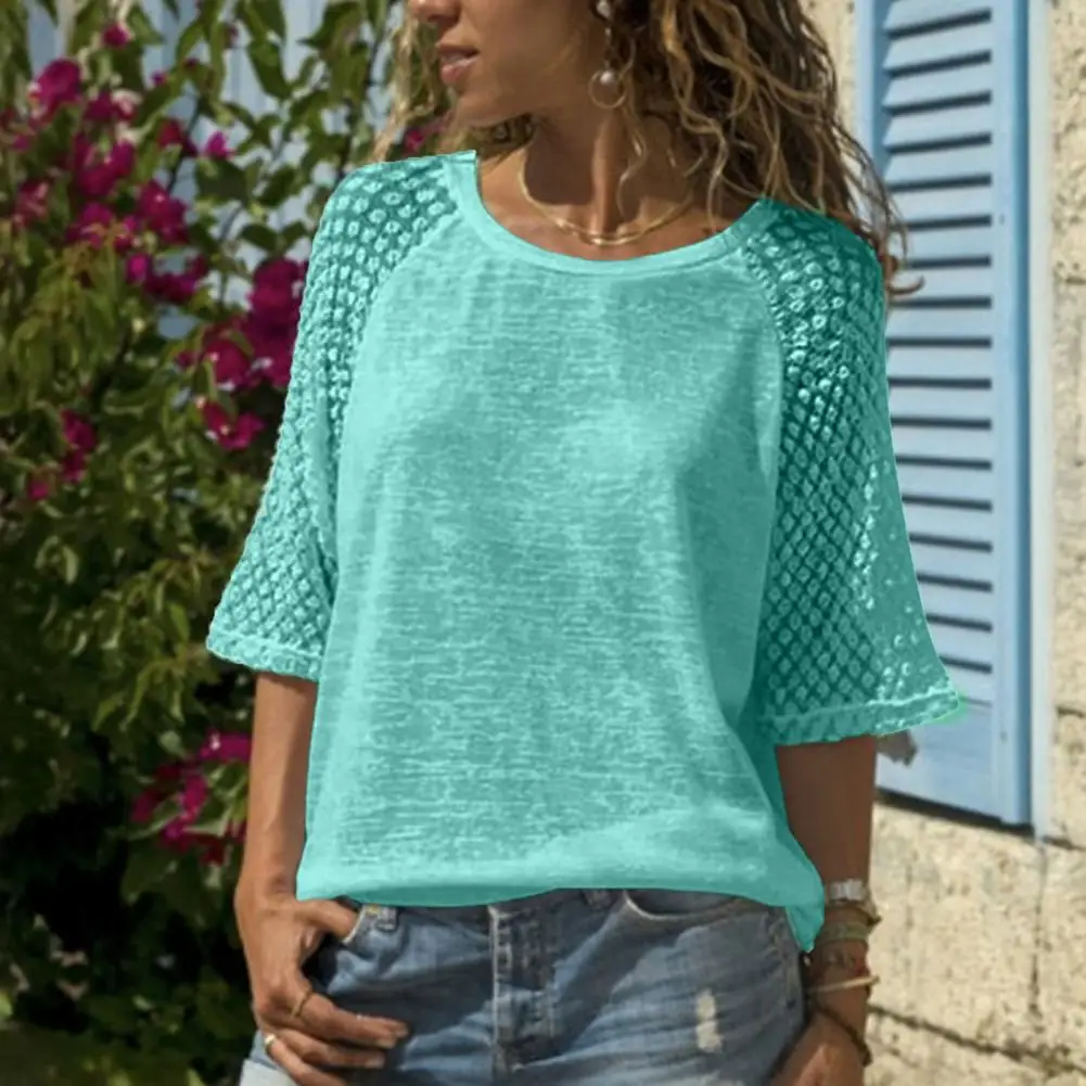 

Женская блузка с ажурными вставками в клетку, в европейском и американском стиле, с кружевными элементами, круглым вырезом и рукавом три четверти, летняя женская футболка