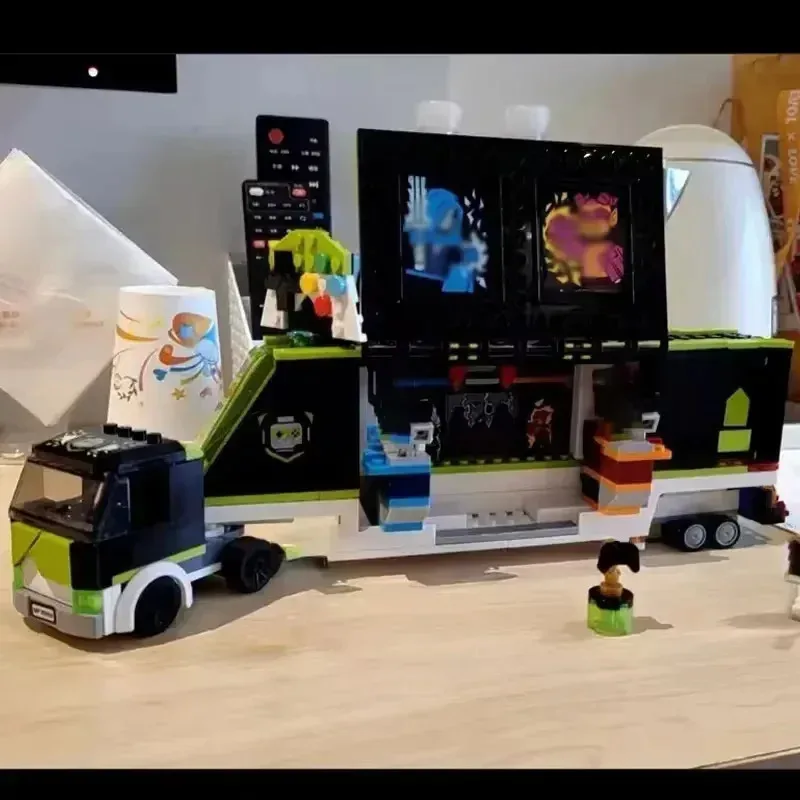 Kompatible Sets City Series E-Sports Competition Truck 60388, pädagogischer Montage-Baustein für Kinder, Kinderspielzeug, Geschenk