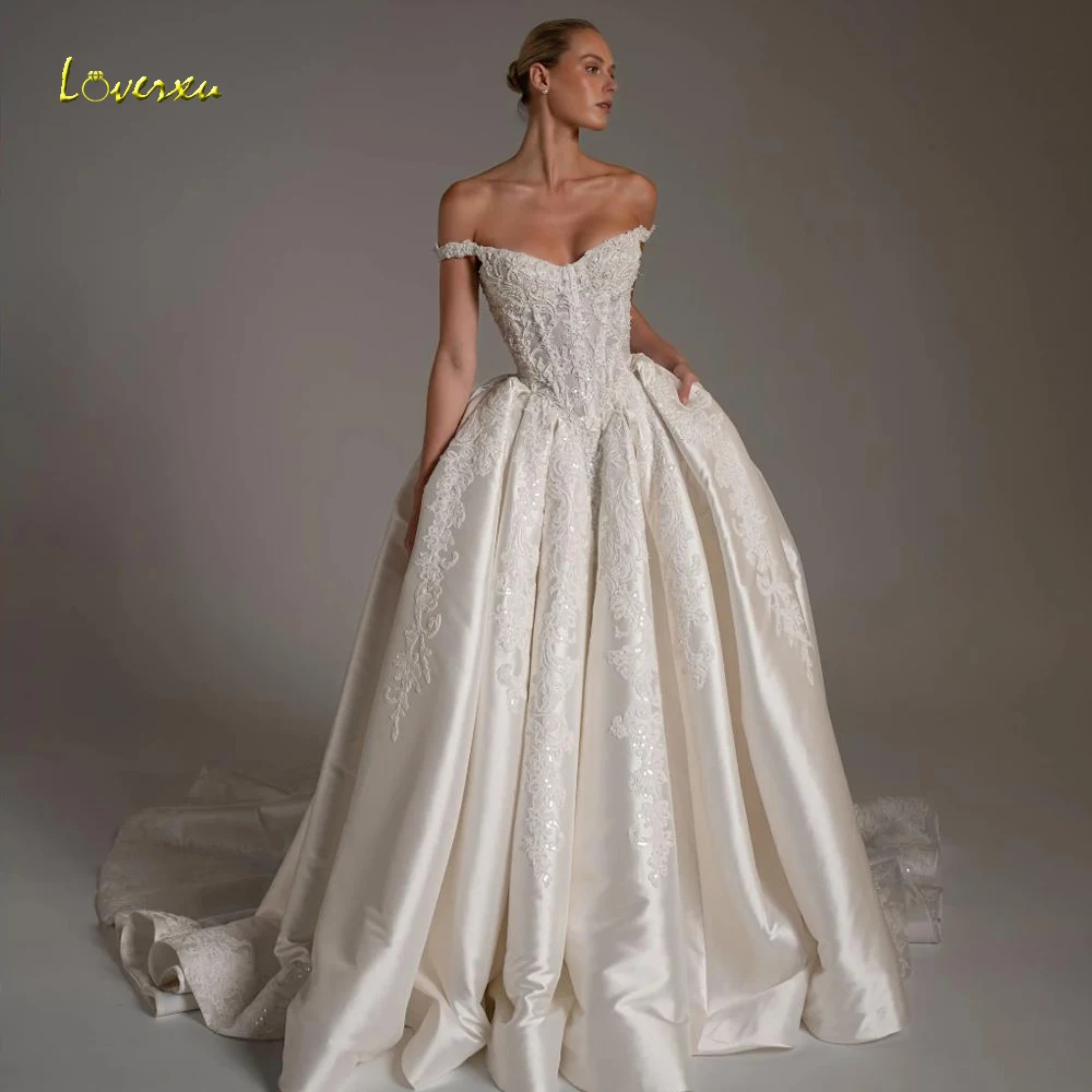 Loverxu A-Linie, schicke Brautkleider, schulterfrei, mit Applikationen, aus mattem Satin, maßgeschneidertes Brautkleid