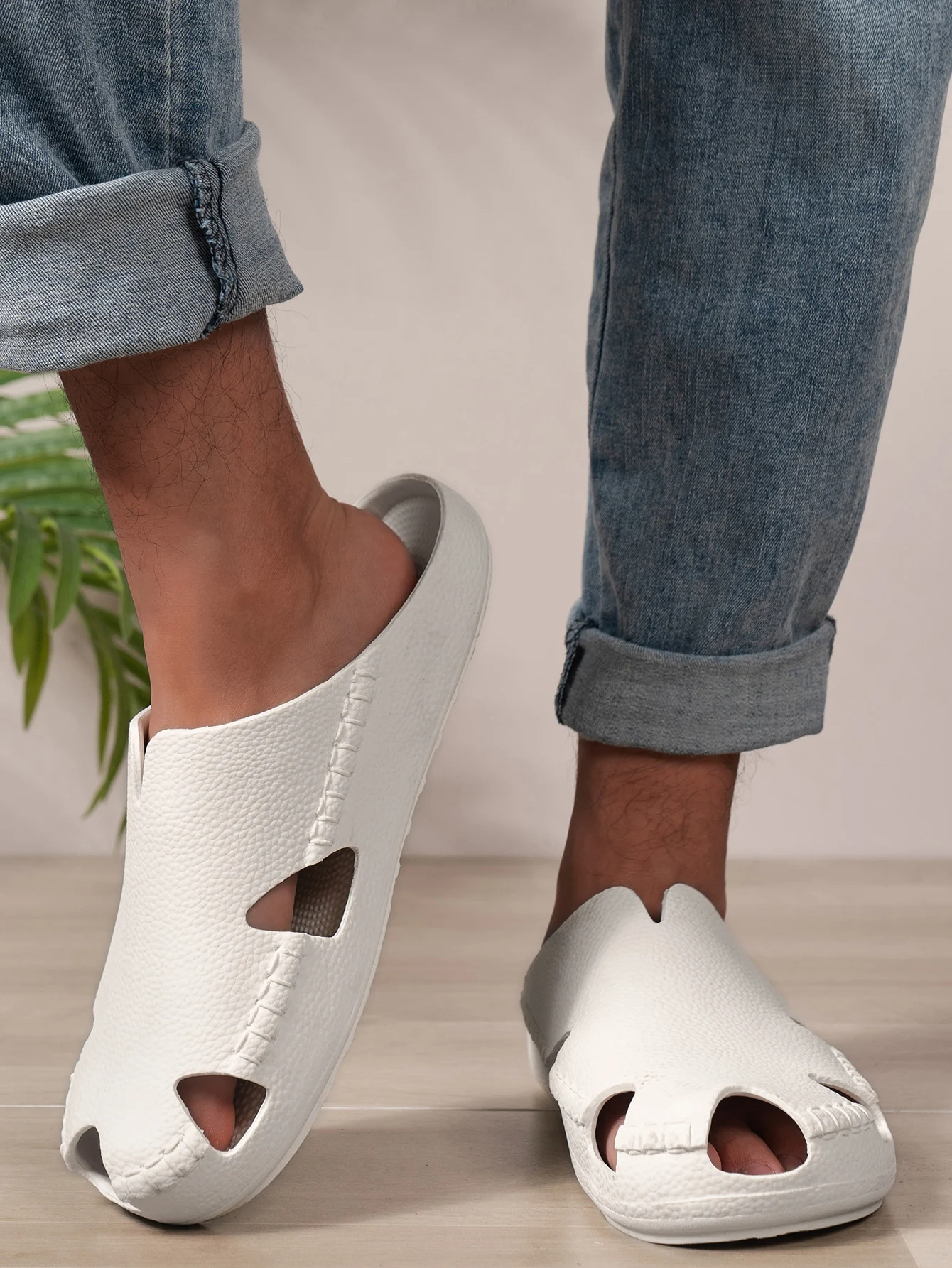 Men's All-Season Casual Simple Everyday Solid Color Ultra-Soft Eva One-Piece Flat Slip-On Breathable Splash-Proof Fishing Shoes Beach Shoes White Shoes view 5