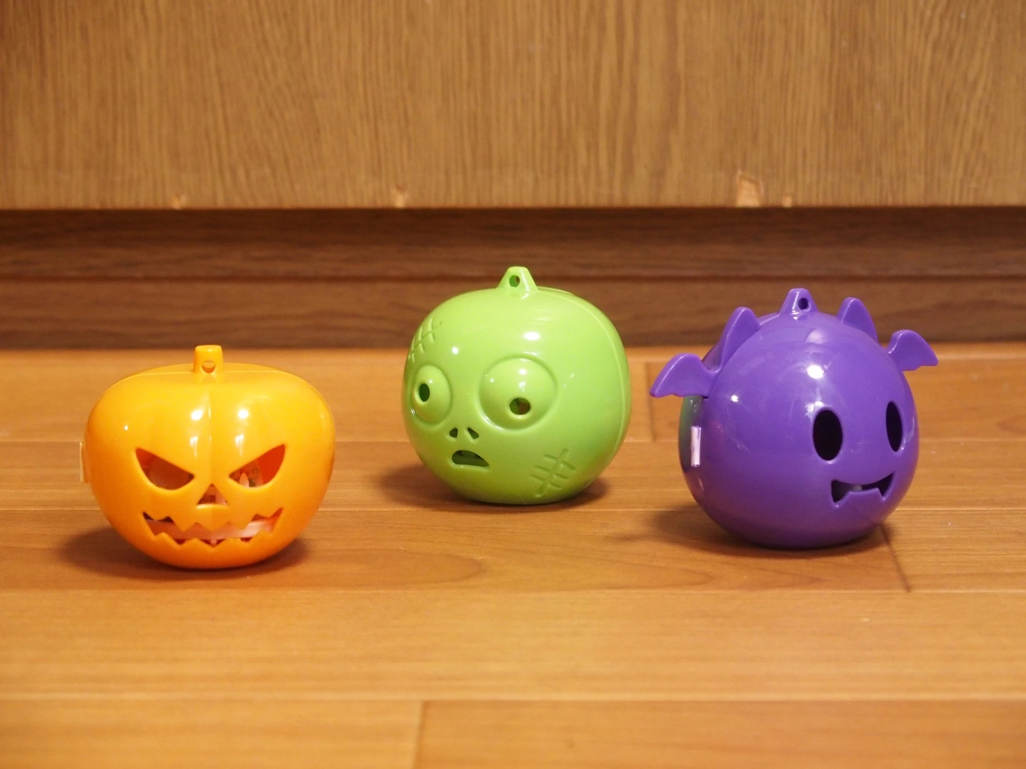 Juguetes de cápsula de Tarlin kawaii, adornos de escena en miniatura de Halloween de 2 vías, calabaza que se puede abrir, cementerio, fantasma, Zombie, castillo de murciélago, figuras