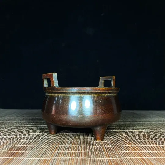 Pure copper Sugong straight-eared three-legged incense burner, 8.5 cm high, 11.5 cm long, weighing 552 grams