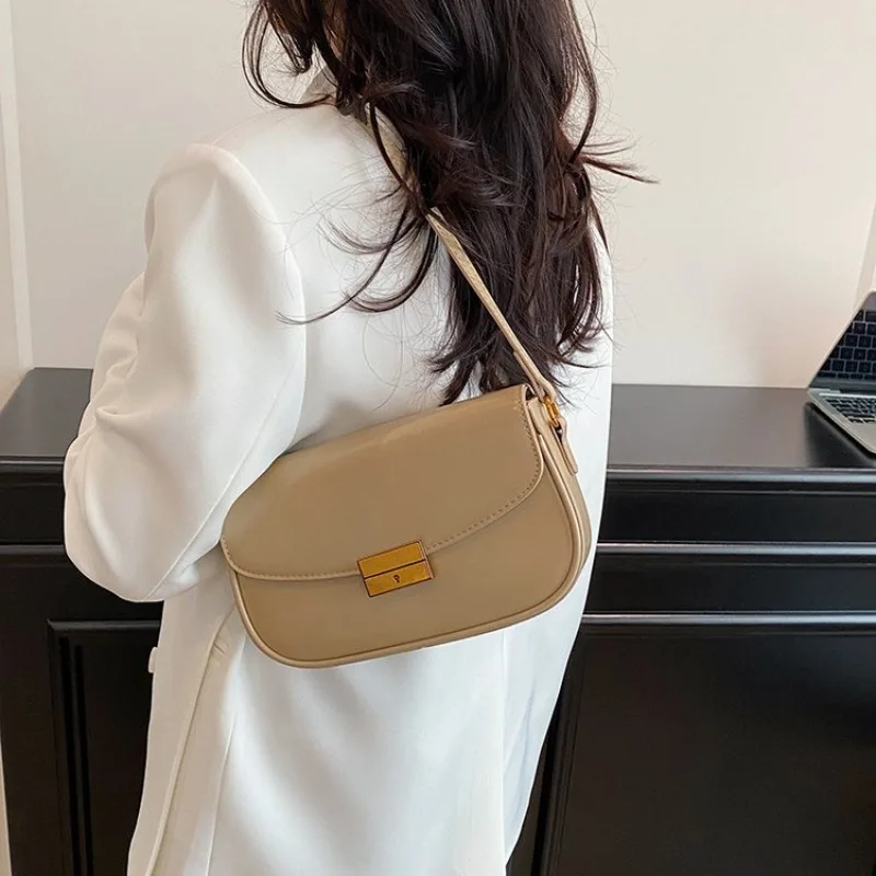 

Элегантная классическая кожаная сумка-мессенджер для женщин, модная и стильная, высококачественная, на плечо или через плечо.