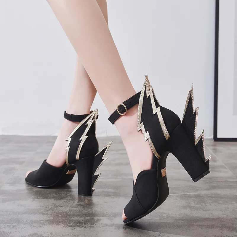 

2024 New Fashion Chunky Heel Sandals Peep Toe Lightning Heel Ankle Strap Novel Shoes Summer Women Black/gray Suede High Heels