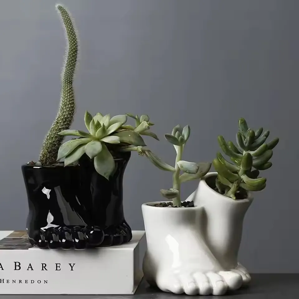Creative Foot Shape Ceramic Planter 2 Colors Black White Succulent Pot for Home Office Desktop Decor Gift for Plant Lovers