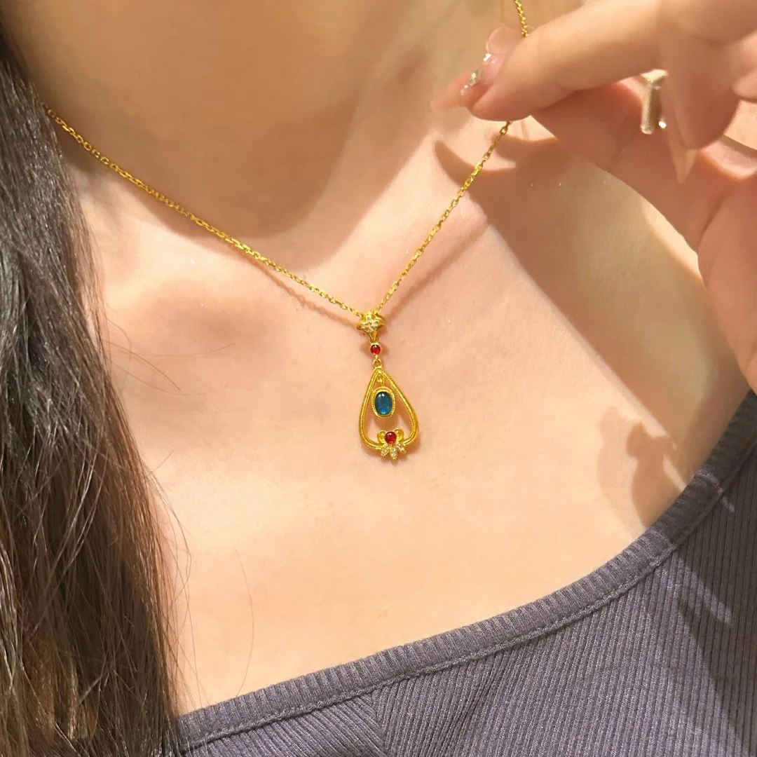 Charms and Fashion Water Drop Sapphire Pendant Necklace for Women Exquisite New in Luxury Clavicle Chain Banquet Jewelry Gifts - view 2
