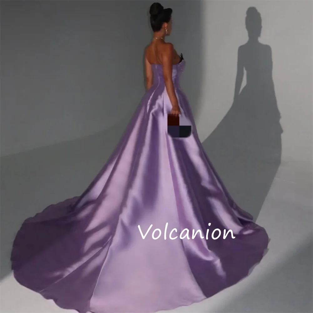 فساتين طويلة مخصصة رائعة من Charmeuse مطرزة على شكل حرف A بدون حمالات مناسبة مخصصة بجودة عالية