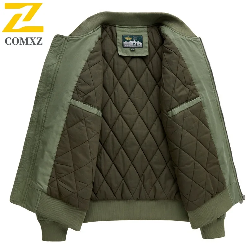 سترة COMXZ 2025 للرجال من القطن سترة شتوية كلاسيكية الطراز كبيرة الحجم ملابس عمل أمريكية غير رسمية للشباب معطف بيسبول