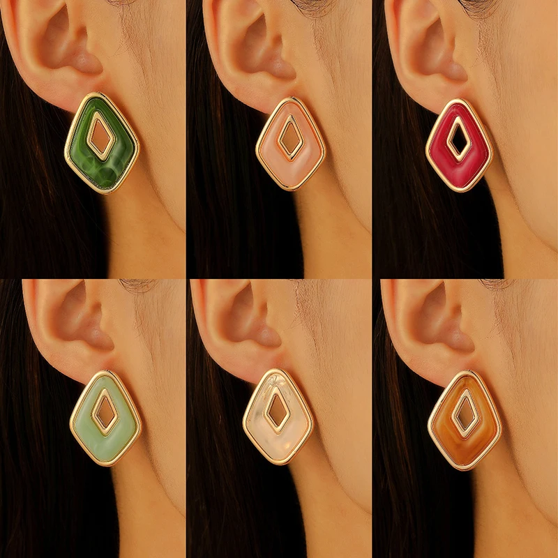 

Vintage Unique Resin Rhombus Stud Earrings for Women Fashion Hollow Simple Elegant Geometric Earring Female Daily Jewelry