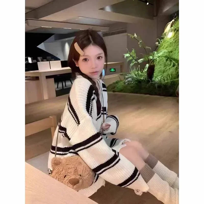 

Y2K винтажный вязаный свитер с дырками, женский корейский свободный полосатый вязаный джемпер, женский модный уличный пуловер из джерси с v-образным вырезом