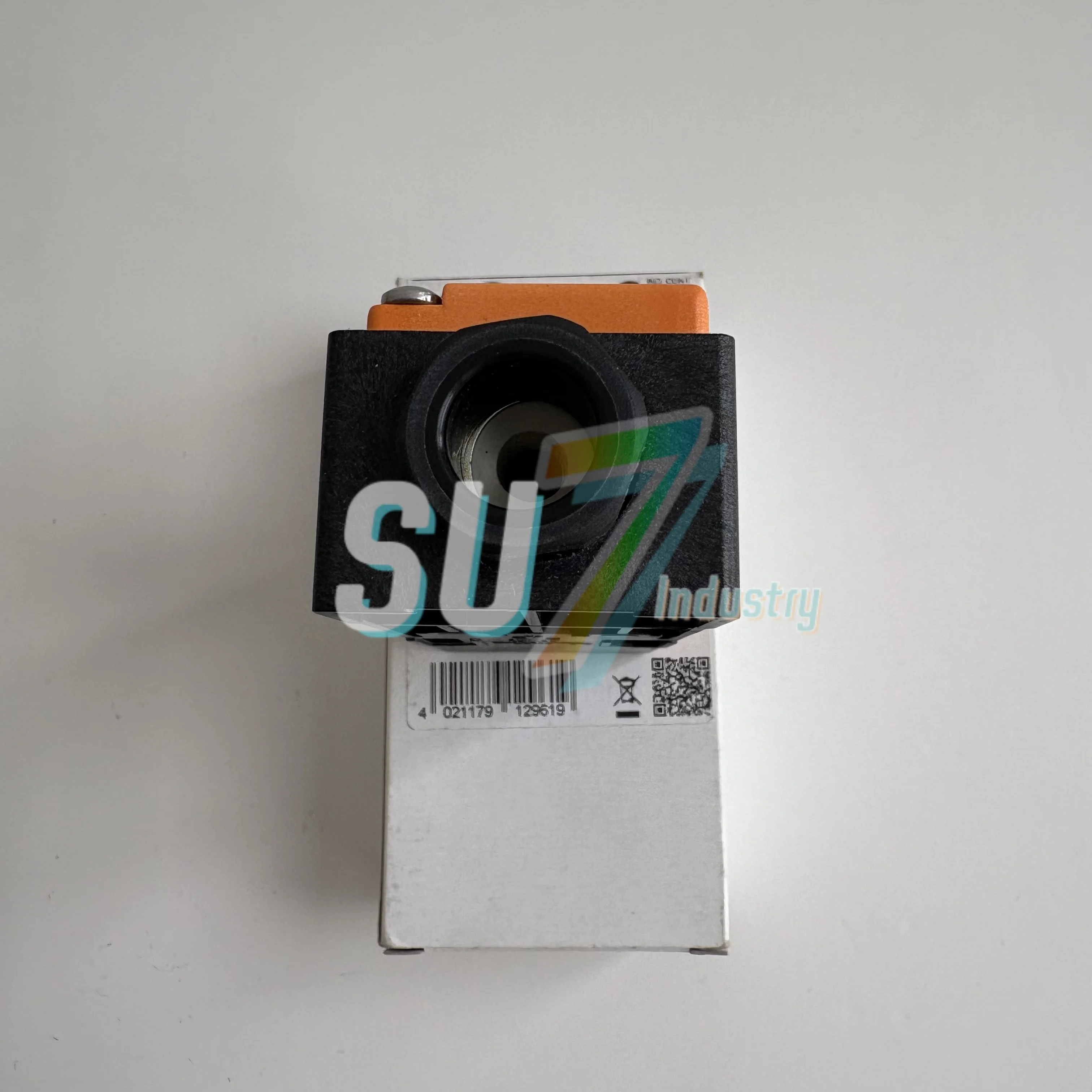 

IM0011 inductive proximity switch New In box