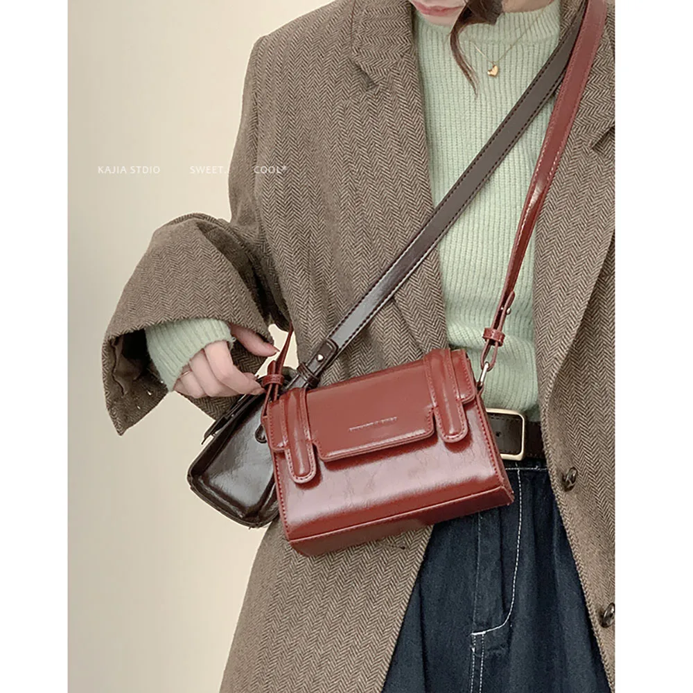 

Fashion Vintage Women's Red One Shoulder Small Square Bags Texture All-match Solid Clasp Crossbody Bag Ladies Daily Commute Pack
