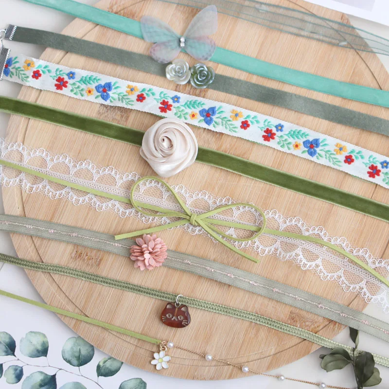 Women's Lace Choker Necklace with Embroidered Rose Flower Butterfly Daisy Pearls Clavicle Jewelry Accessory for Ladies And Girls