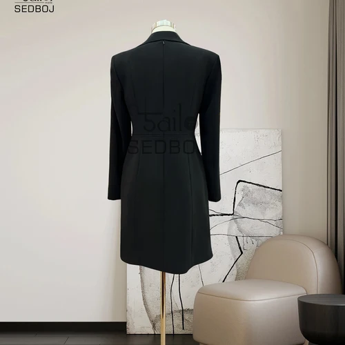 לבוש מסיבה וחופשה