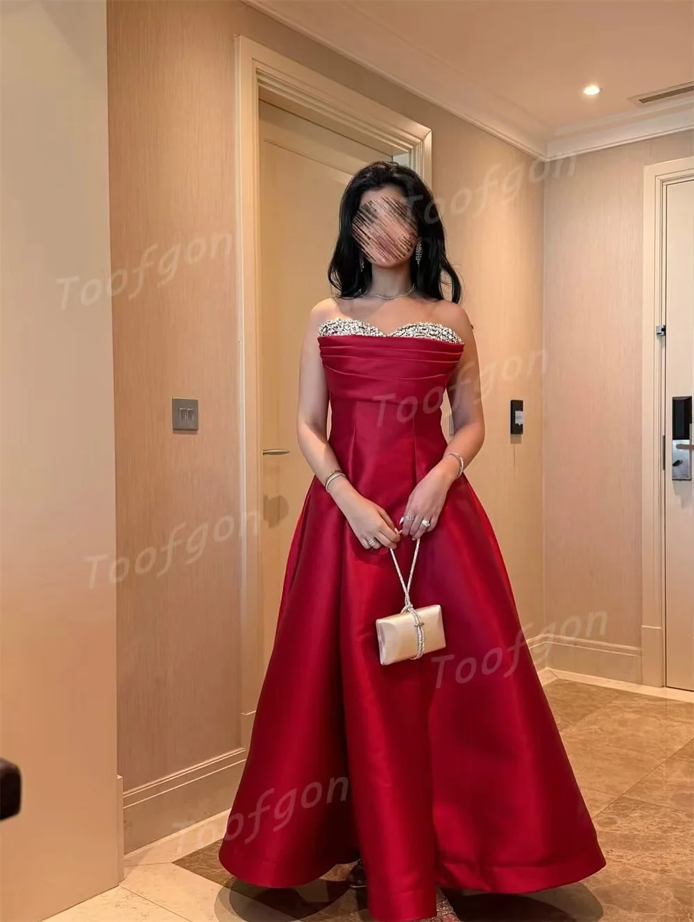 Toofgon 恋人レッドウエディングドレスサテンクリスタルビーズパーティードレス A ラインレースアップバックイブニングドレス女性カスタマイズ