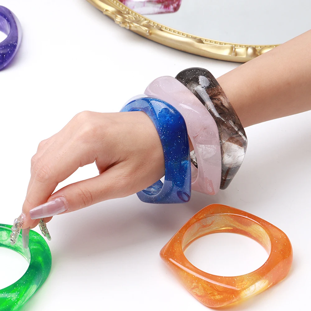 Trend Glitter Acrylic Square Bangle Bracelet Y2K Transparent Swirl Resin Wide Cuff Bracelet Chunky Statement Hand Jewelry
