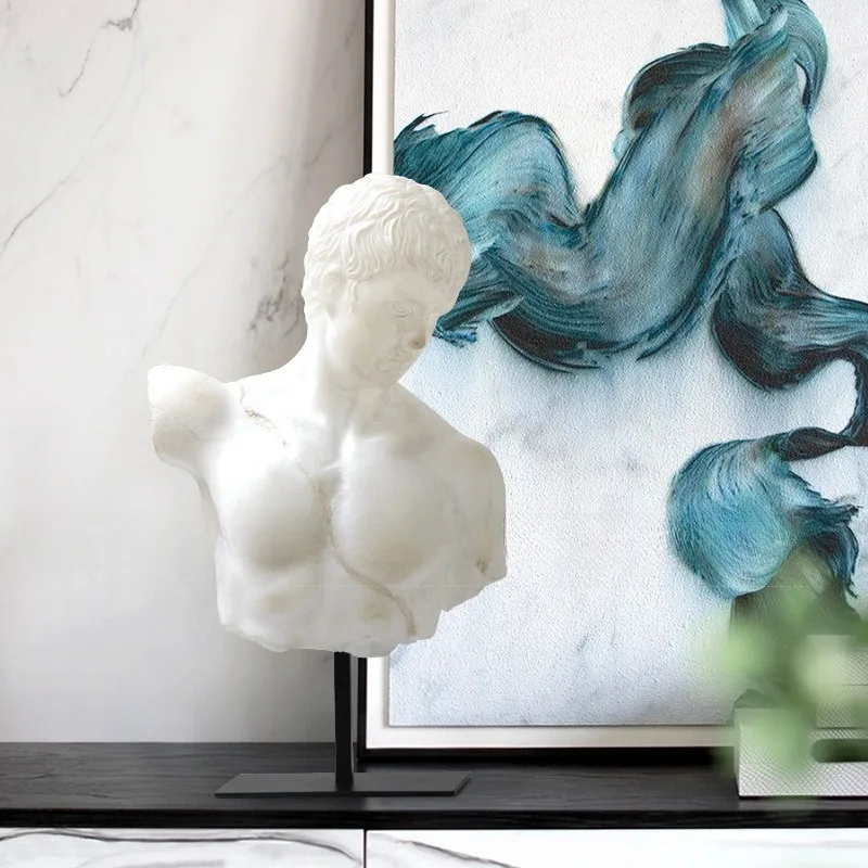 Modern Aesthetic Sculptures Luxury Art Home Figurine French Minimalist Design Statuette Nordic Creative Figurines for Interior