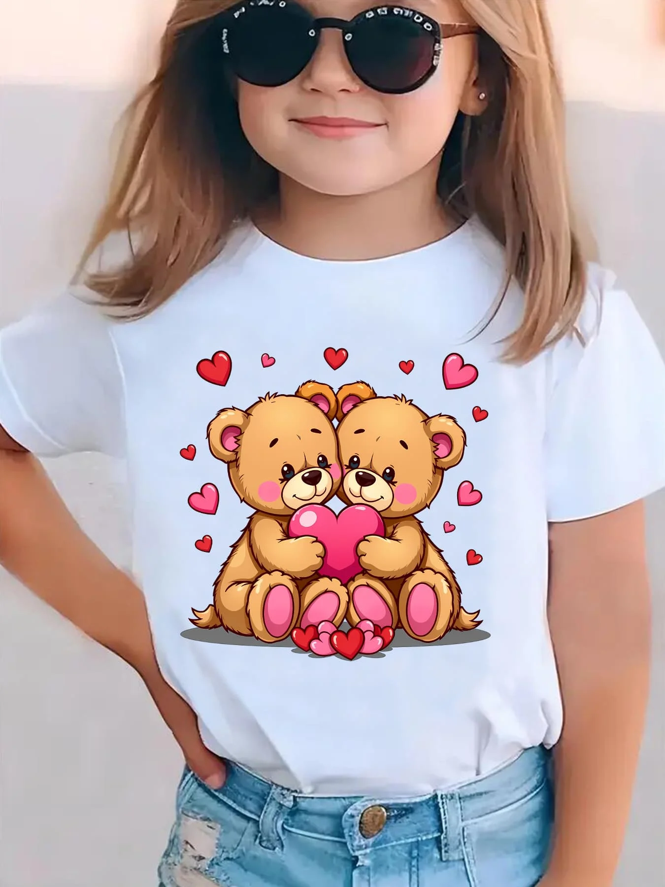 Valentine's Day Fashion Children's T-shirt with Two Little Bears Embracing Love Cartoon Pattern Printed Casual Parent Child Top