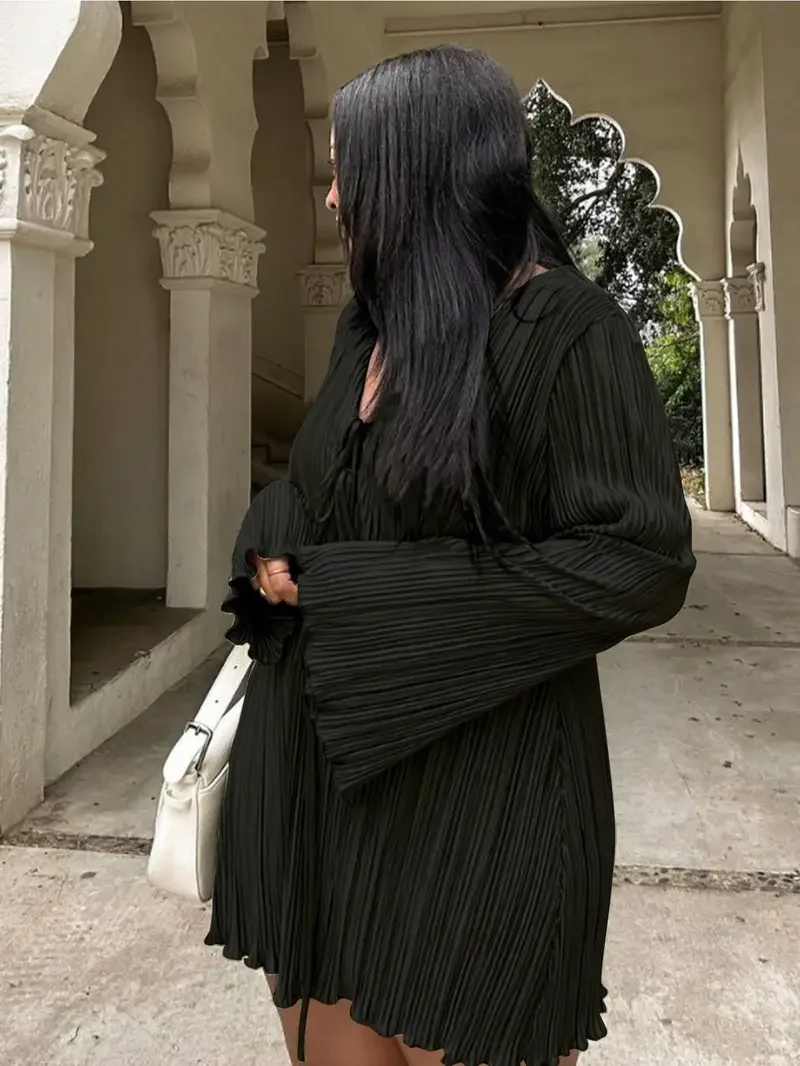 فستان زفاف قصير للضيوف باللون الأبيض (أو أخضر زيتوني مقاس كبير