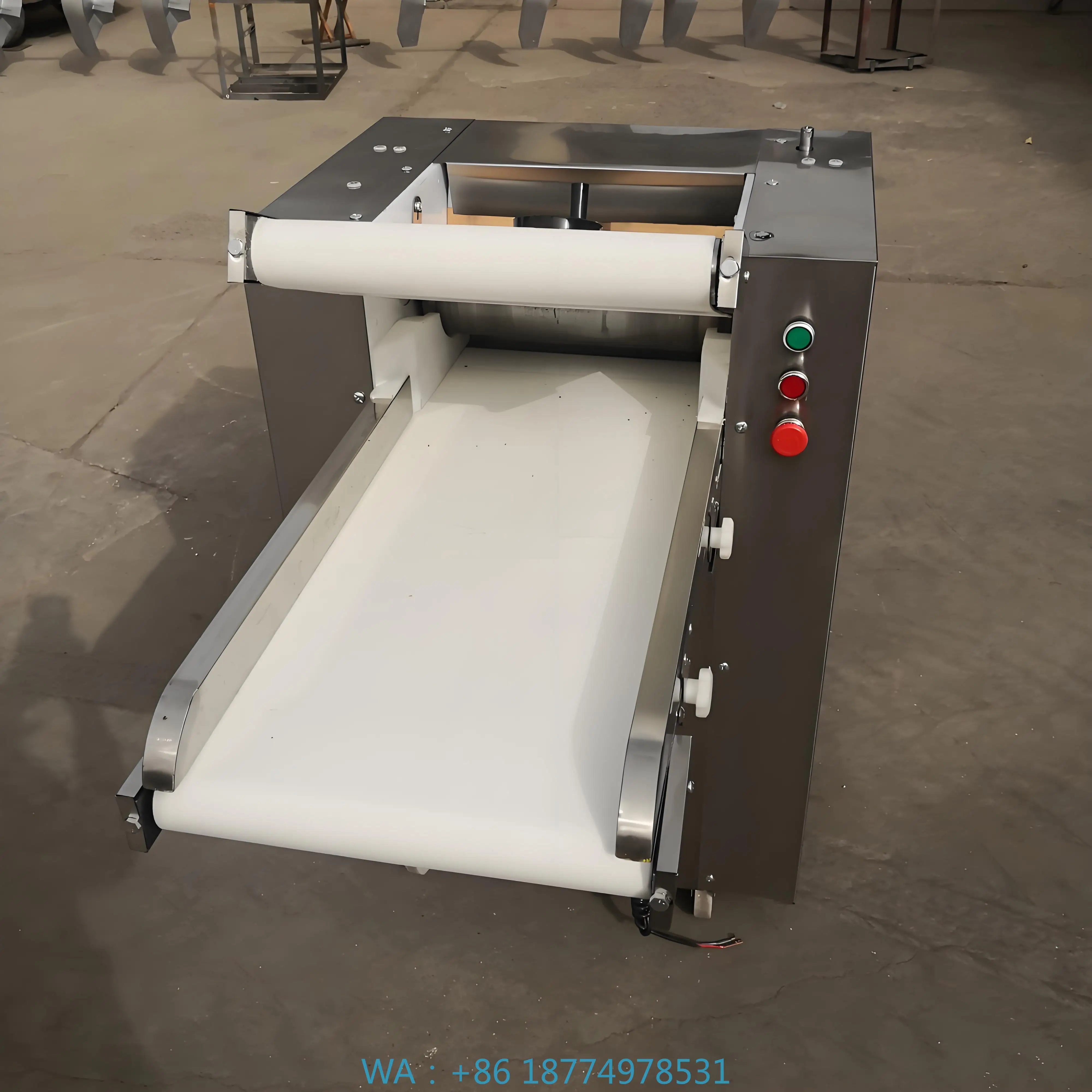 ماكينة ضغط العجين الأكبر المخصصة ماكينة ضغط العجين الأوتوماتيكية الكهربائية الأكثر شعبية ماكينة ضغط العجين التورتيلا في الخلف