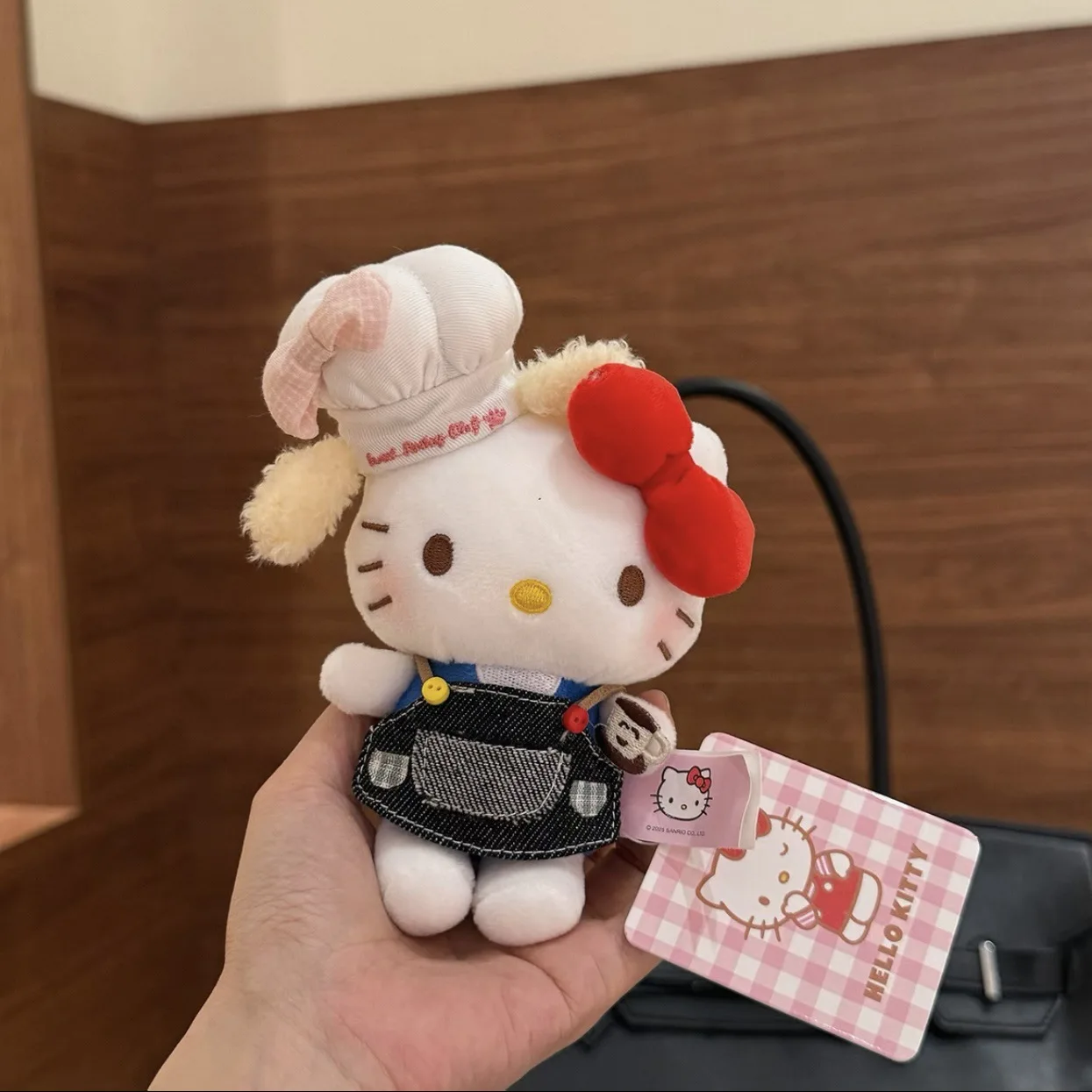 Breloczek Sanrio Hello Kitty 12 cm, urocza pluszowa zawieszka z kreskówki, ozdoba do torby, brelok do kluczy samochodowych, akcesorium do plecaka dla kobiet i dziewcząt.
