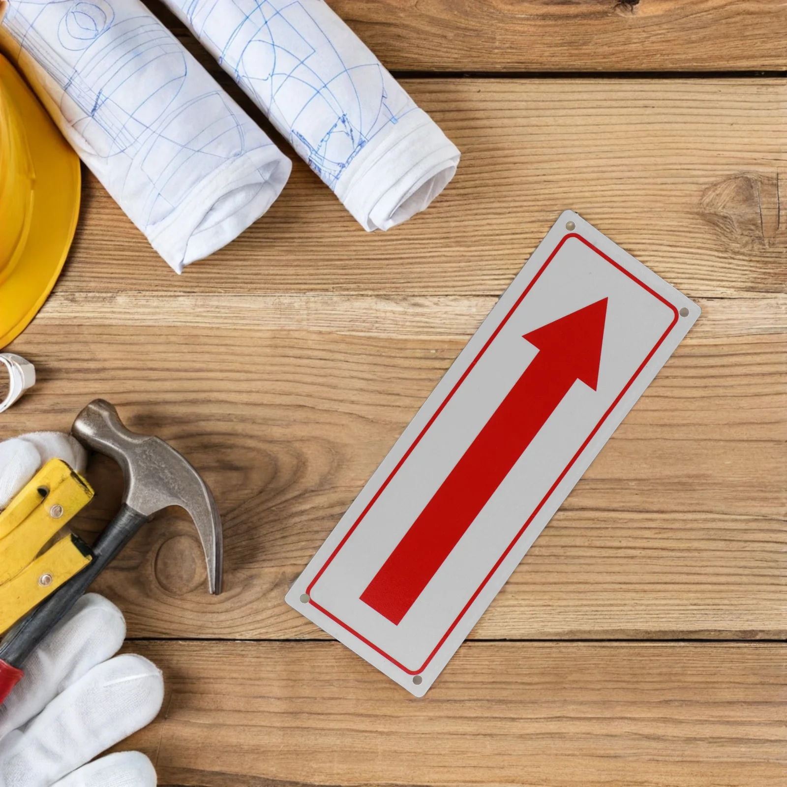 علامة السهم: مؤشر اتجاهي معدني من سبائك الألومنيوم الأحمر لوقوف السيارات في الأماكن المغلقة والخارجية، توجيه حركة المرور لمركز المدرسة