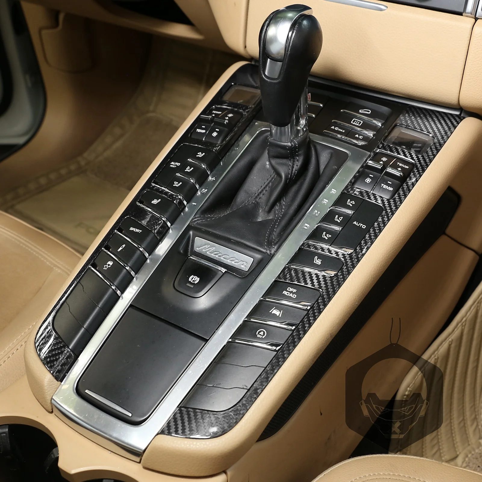 

Hot Selling Real Dry Carbon Fiber Gear Button Panel Central Control Decorative Auto Parts for Porsche for Macan 14-21 Interior