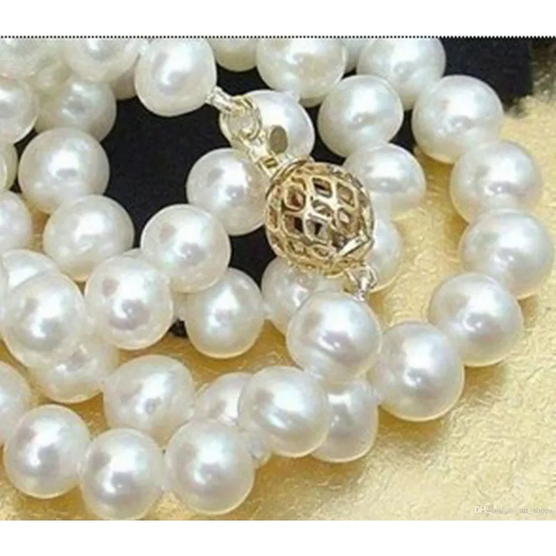 

8-9mm white AKOYA SALTWATER cultured pearl nelace 18"