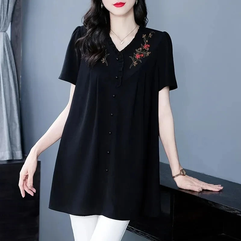 Women\'s Summer NEW Black Thin Tshirts Large Size Loose V-Neck Embroidery Blouse Female Mother Elegant Pullover Shirts Tops 5XL