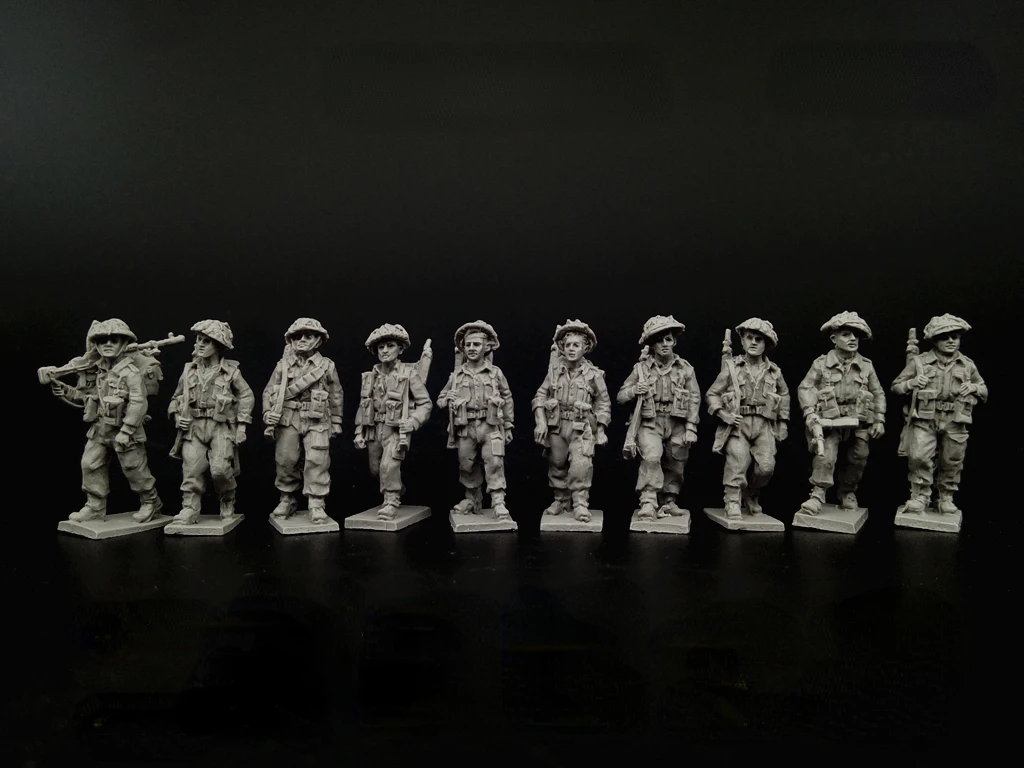 Resin Figure Model Kits 1/72 GKBritish Walking Marching Soldiers 10 Numbers Unassembled Unpainted DIY Toys