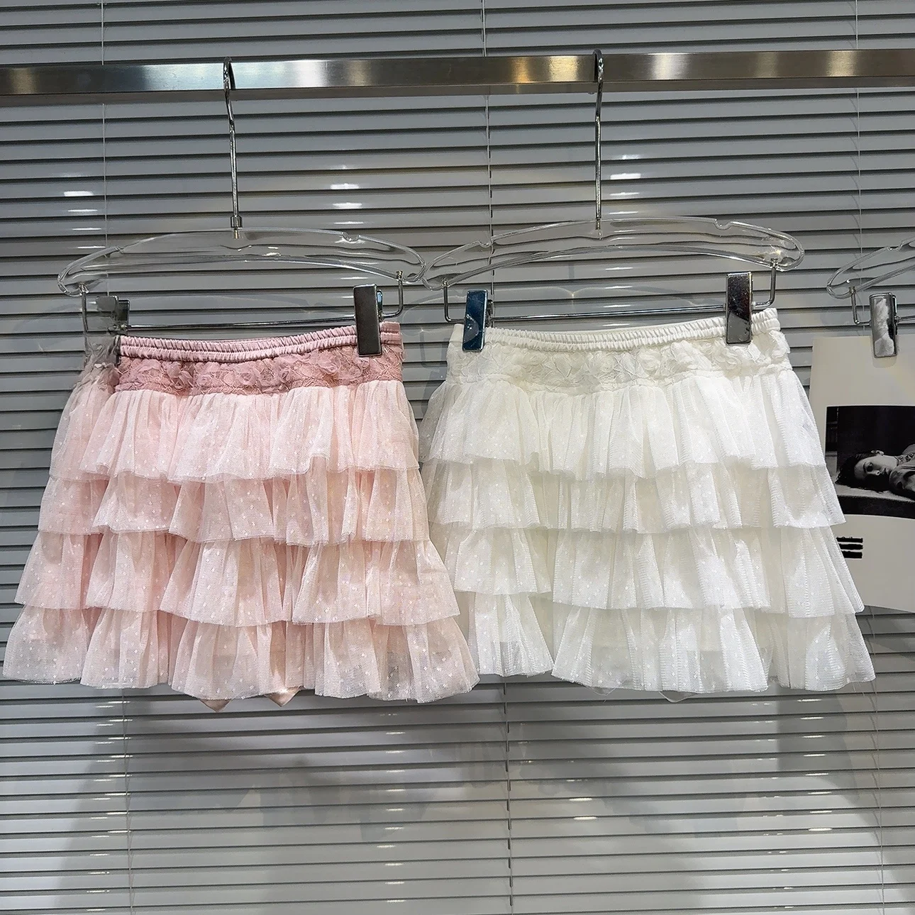 

Весна 2026: Новая женская плиссированная юбка-пачка в стиле французского шика с принтом в горошек, многослойная, из тюля, для повседневной носки