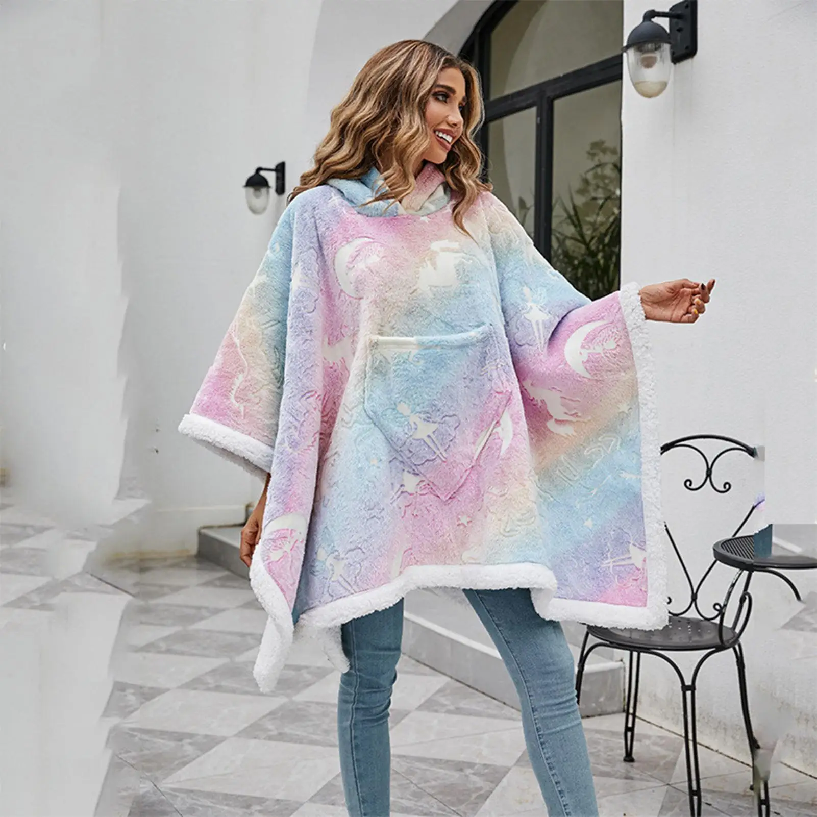 

Wearable Blanket Hoodie Glow-in-the-Dark Cold Weather Sweatshirt Warm Hooded Sweatshirt For Women Girls Ladies Travelers Home