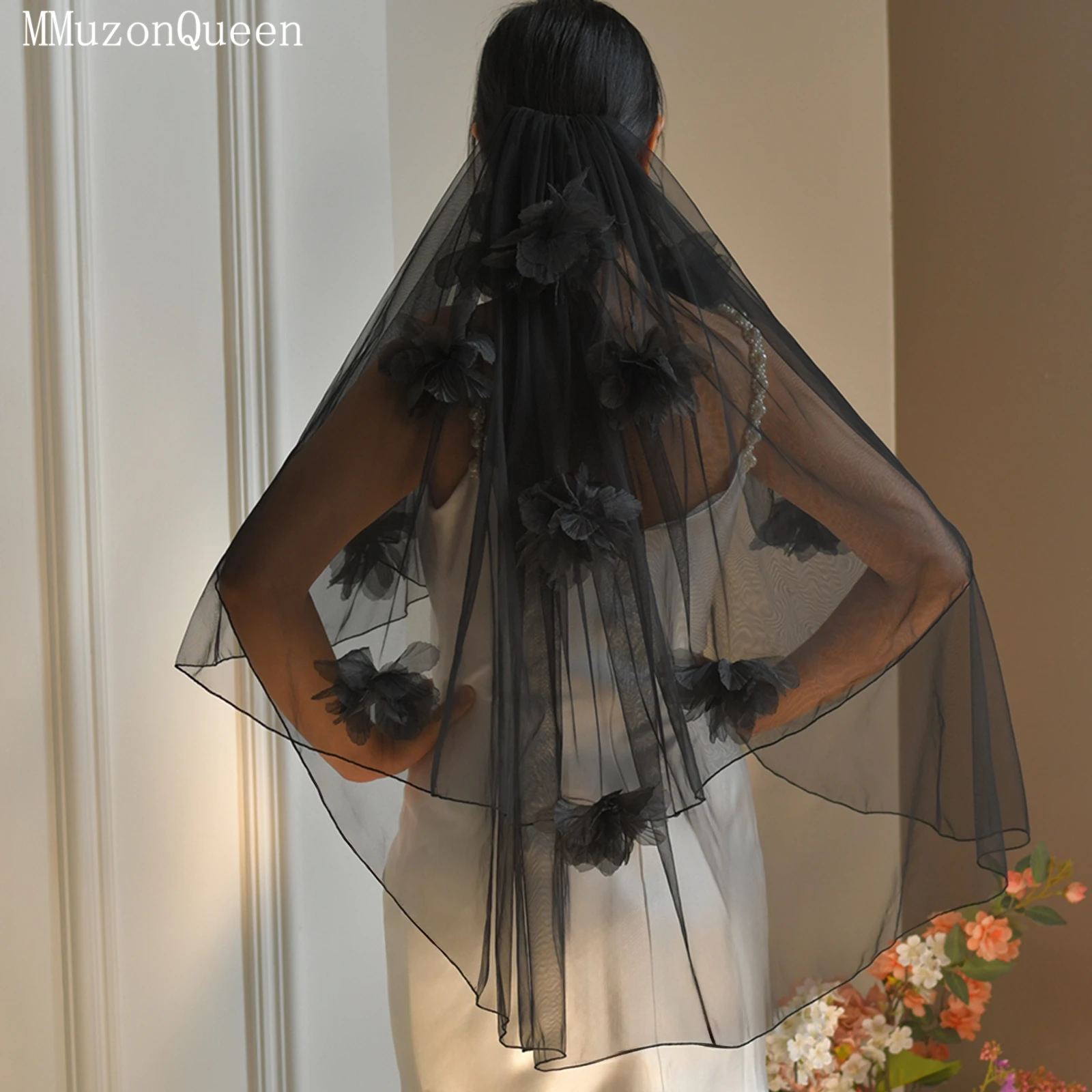 

TOPQUEEN черная свадебная фата из органзы с цветочным украшением длиной до кончиков пальцев и расческой для свадебных вечеринок на открытом воздухе M178