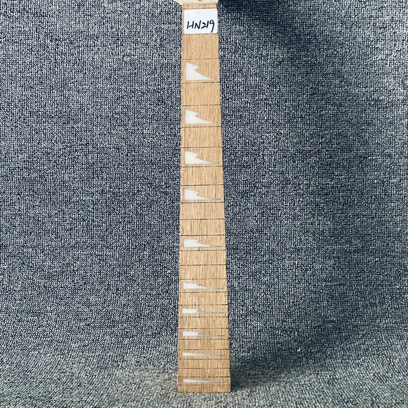 HN219  Mini Electric Guitar Short Scales Length Unfinished Tremolo Guitar Neck No Frets No Paints for Replace and DIY image 3