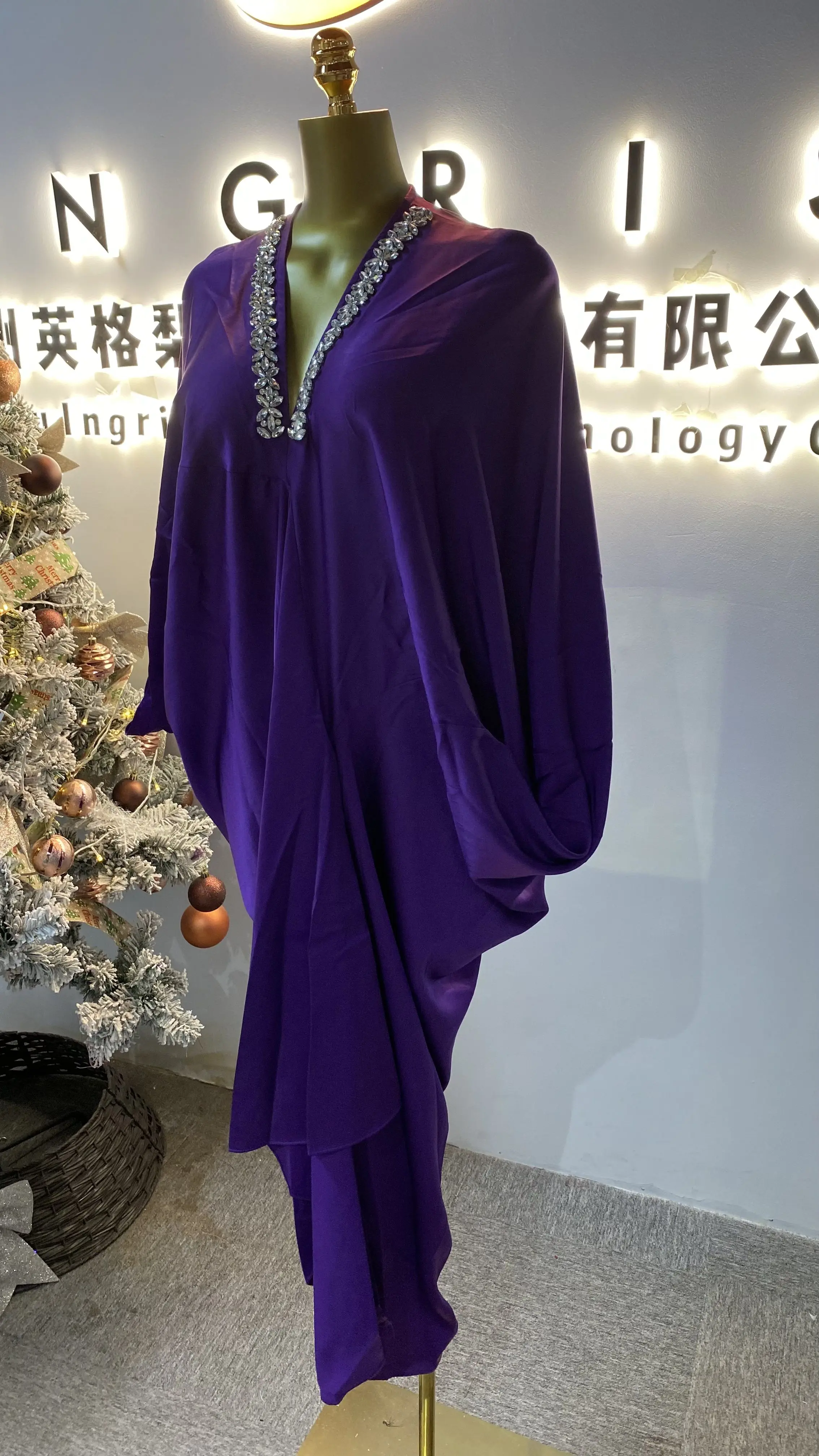 Latest design women's three-season sleeve V-neck button-down printed top and loose-fitting trousers two-piece set-GZXX105